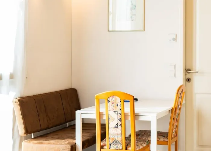 215 Wien 4-6 Pers 42m2 דירה *